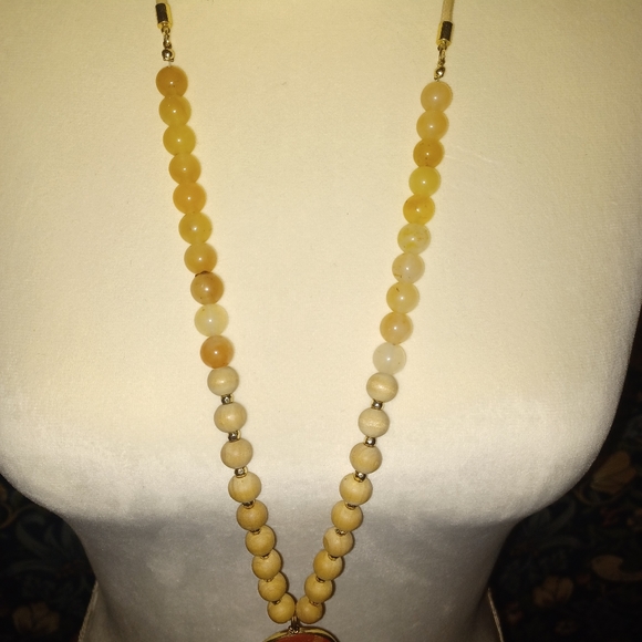 31" necklace with large oval pendant - Picture 2 of 4